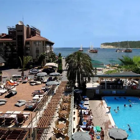 فندق Ambasador 4*