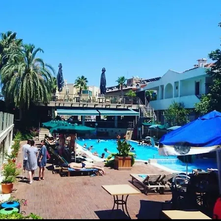 מלון Ambasador Hotel קמר