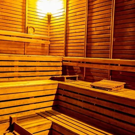 Ambasador Hotel Otel 4*